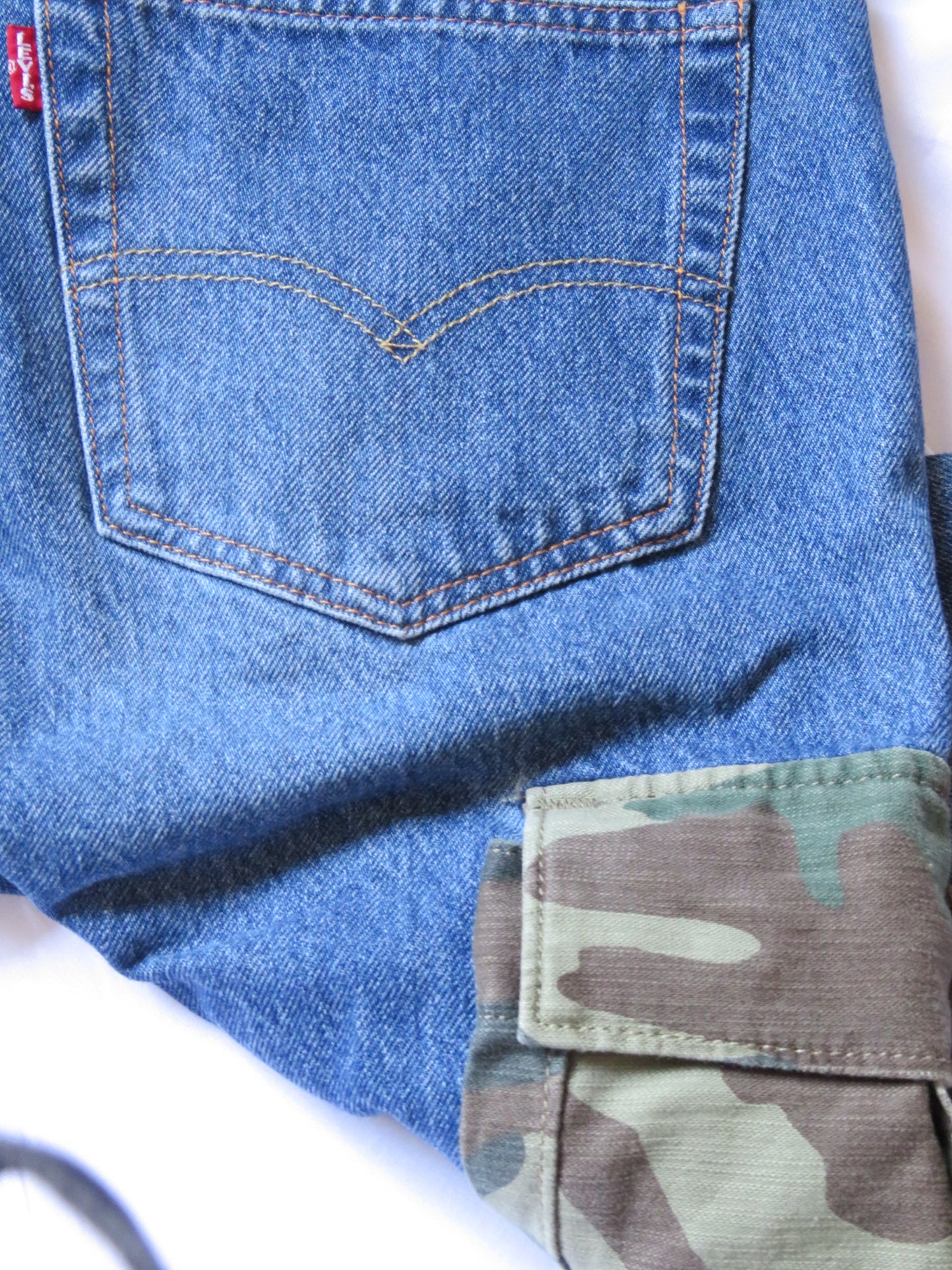 Levis Cargo Jeans