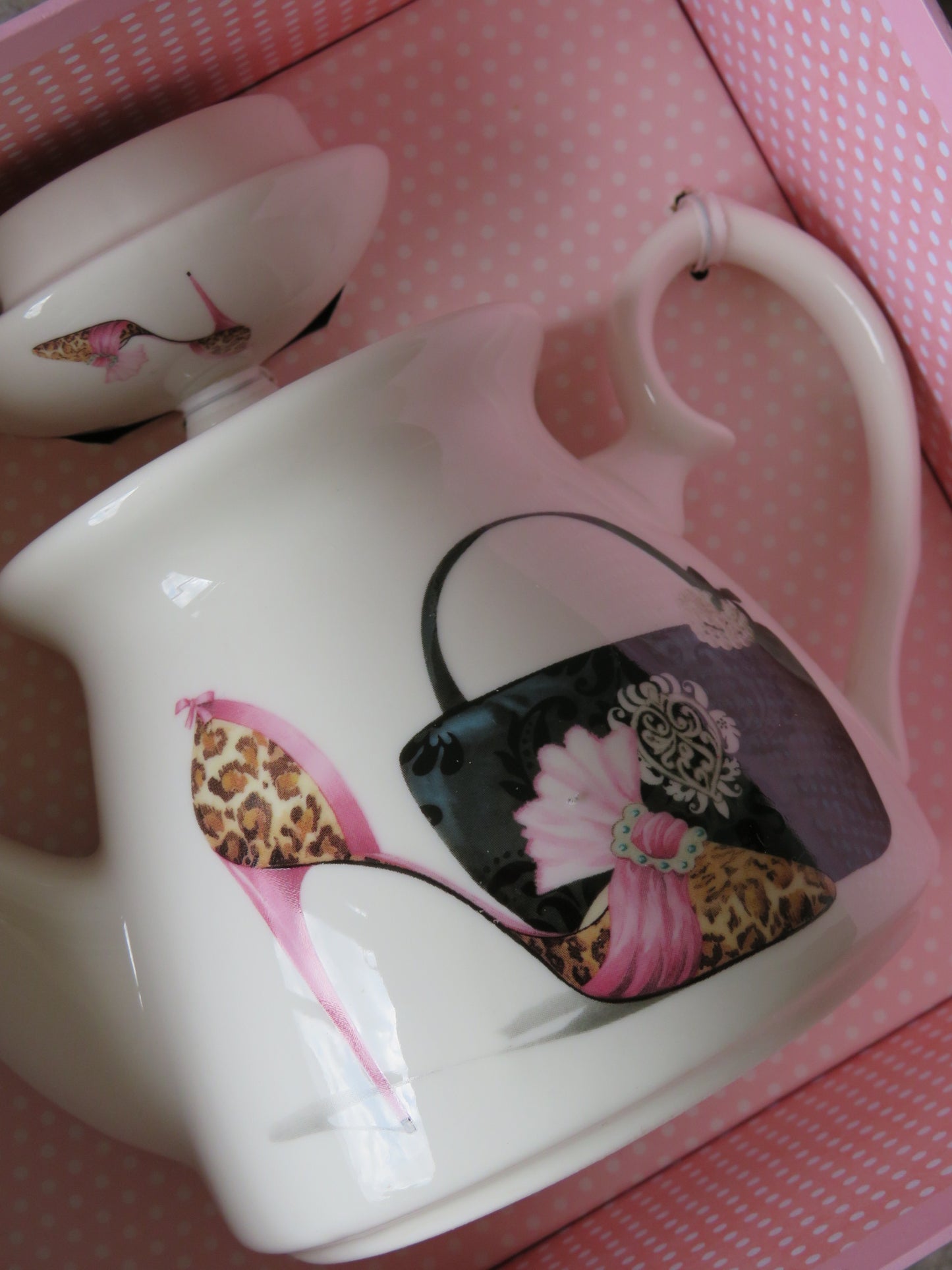 Heel and Bag Tea Pot