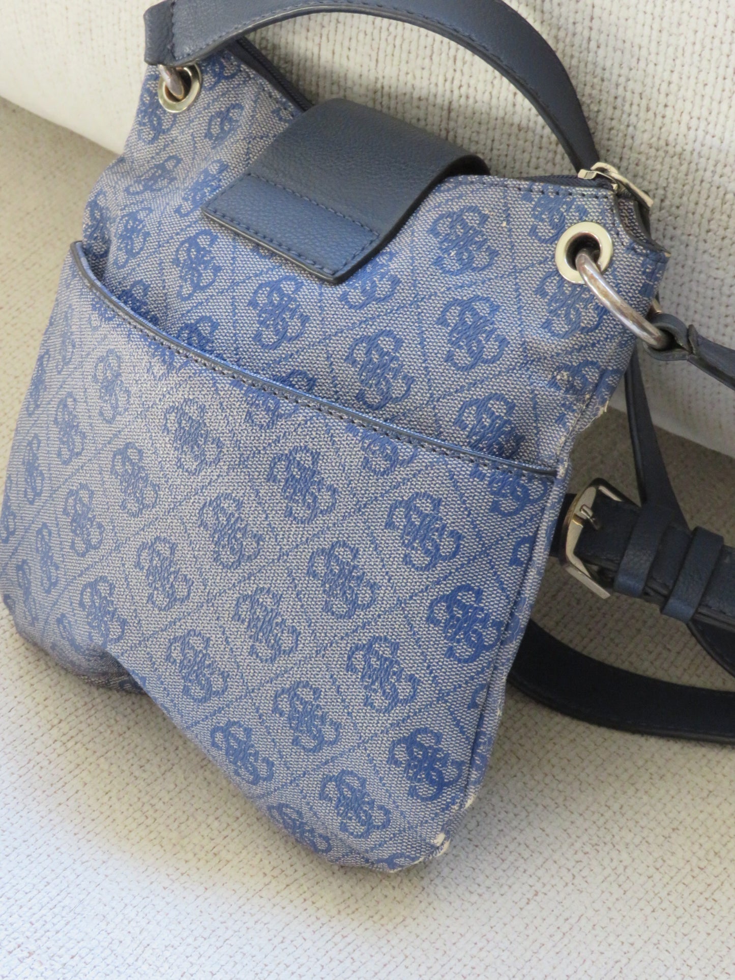 Guess Crossbody Bag