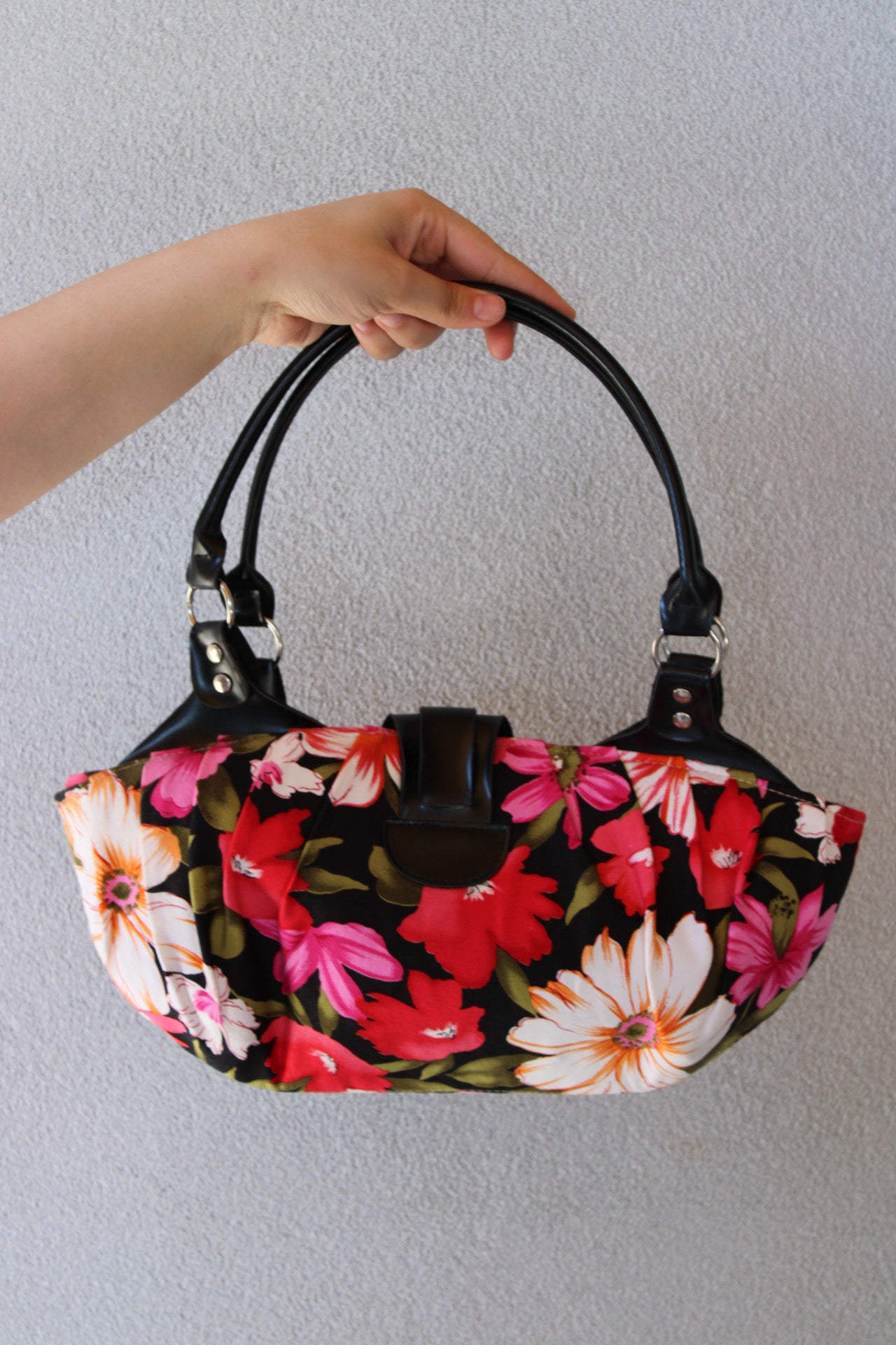 Vintage Floral Buckle Bag