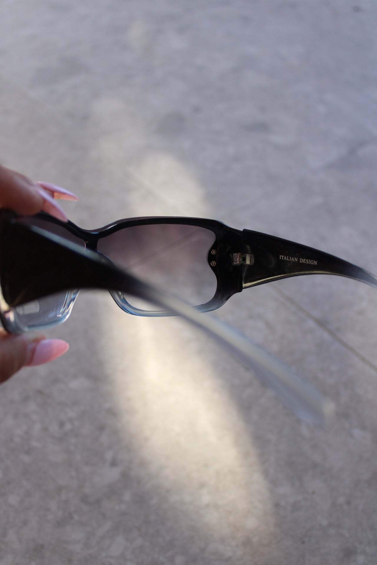 Square Shaped Ombre Sunglasses