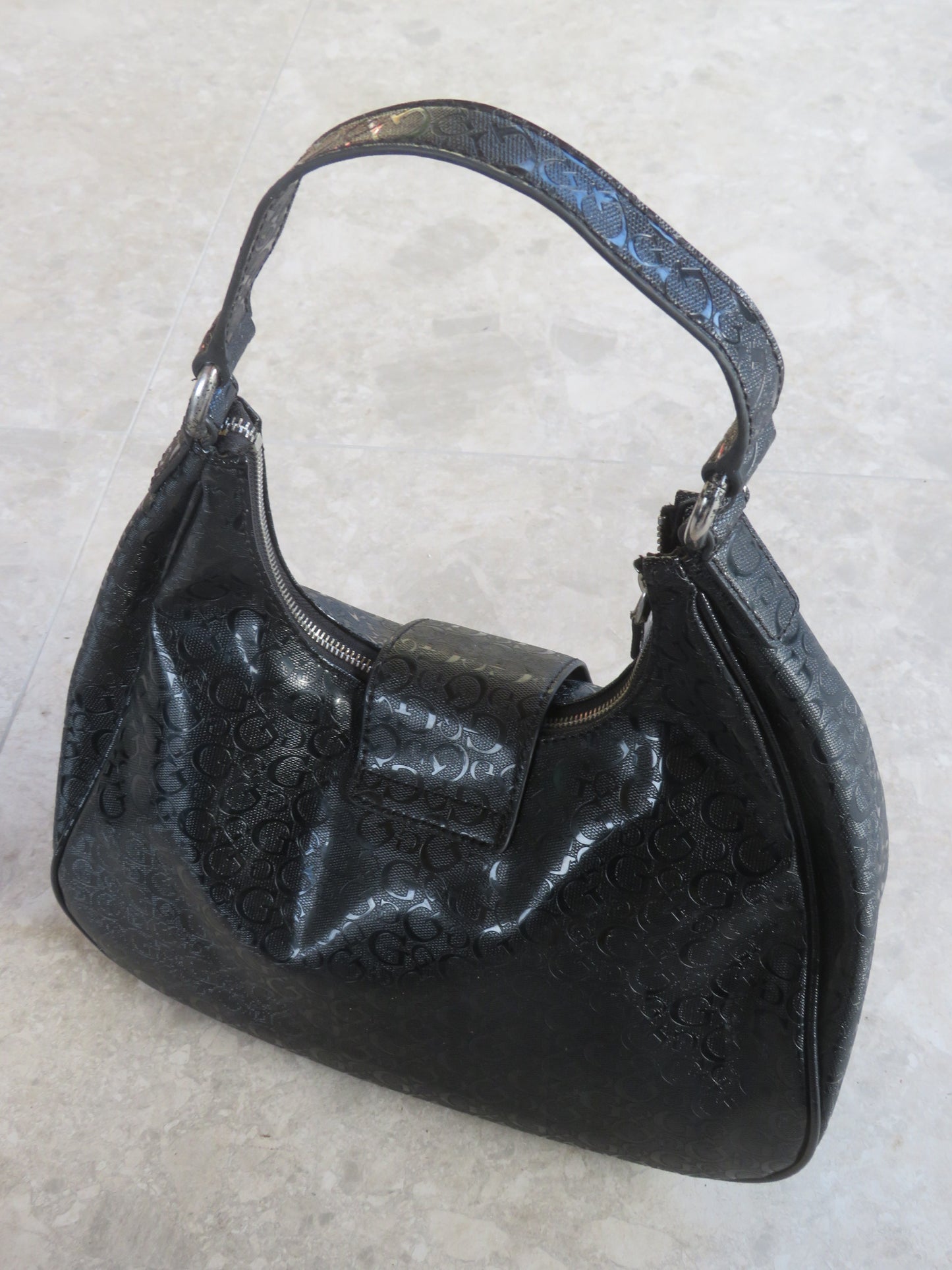 Guess textured Shoulder Bag