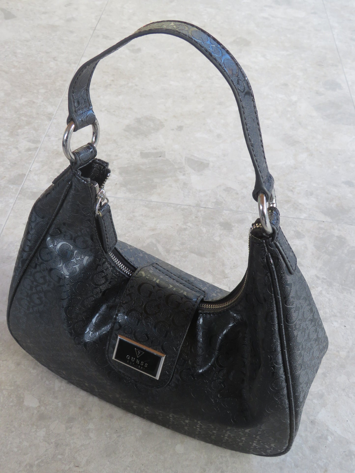 Guess textured Shoulder Bag